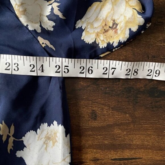 Chico’s Tasseled floral semi-sheer Navy/Cream kimono cardigan Medium open front - Picture 6 of 9
